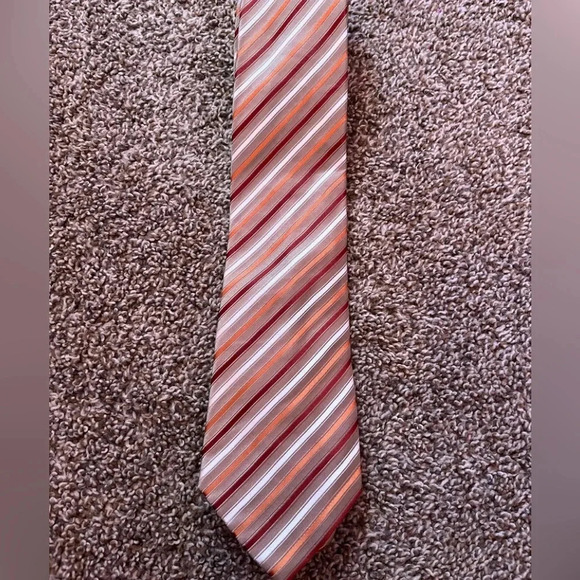Geoffrey Beene silk tie - Picture 1 of 3